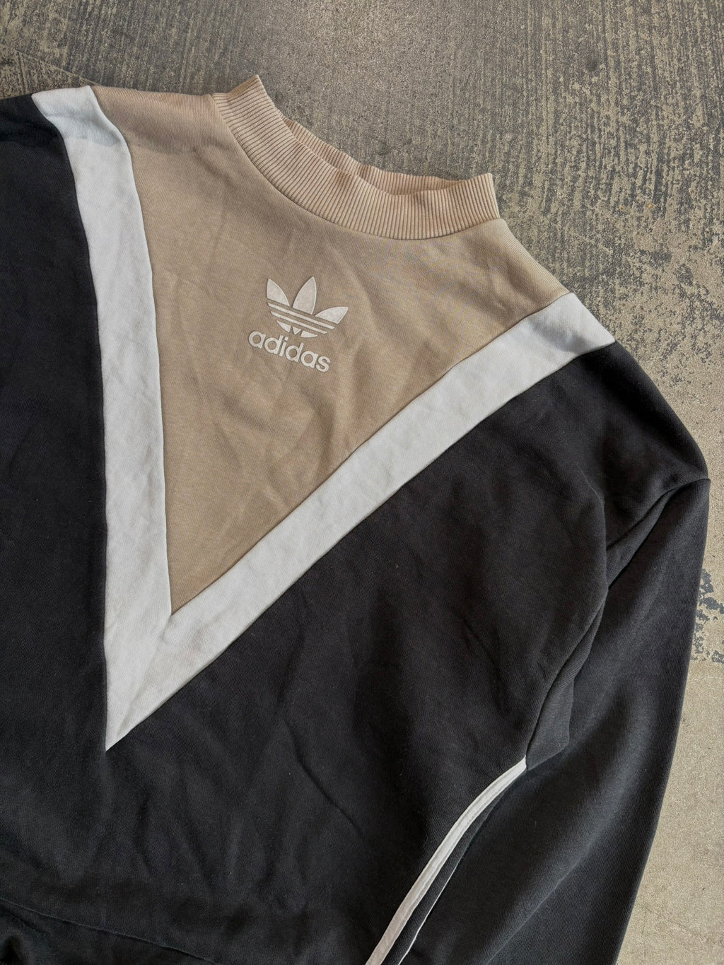 Felpa Adidas Originals design a V color-block Nero/Beige logo Trefoil S