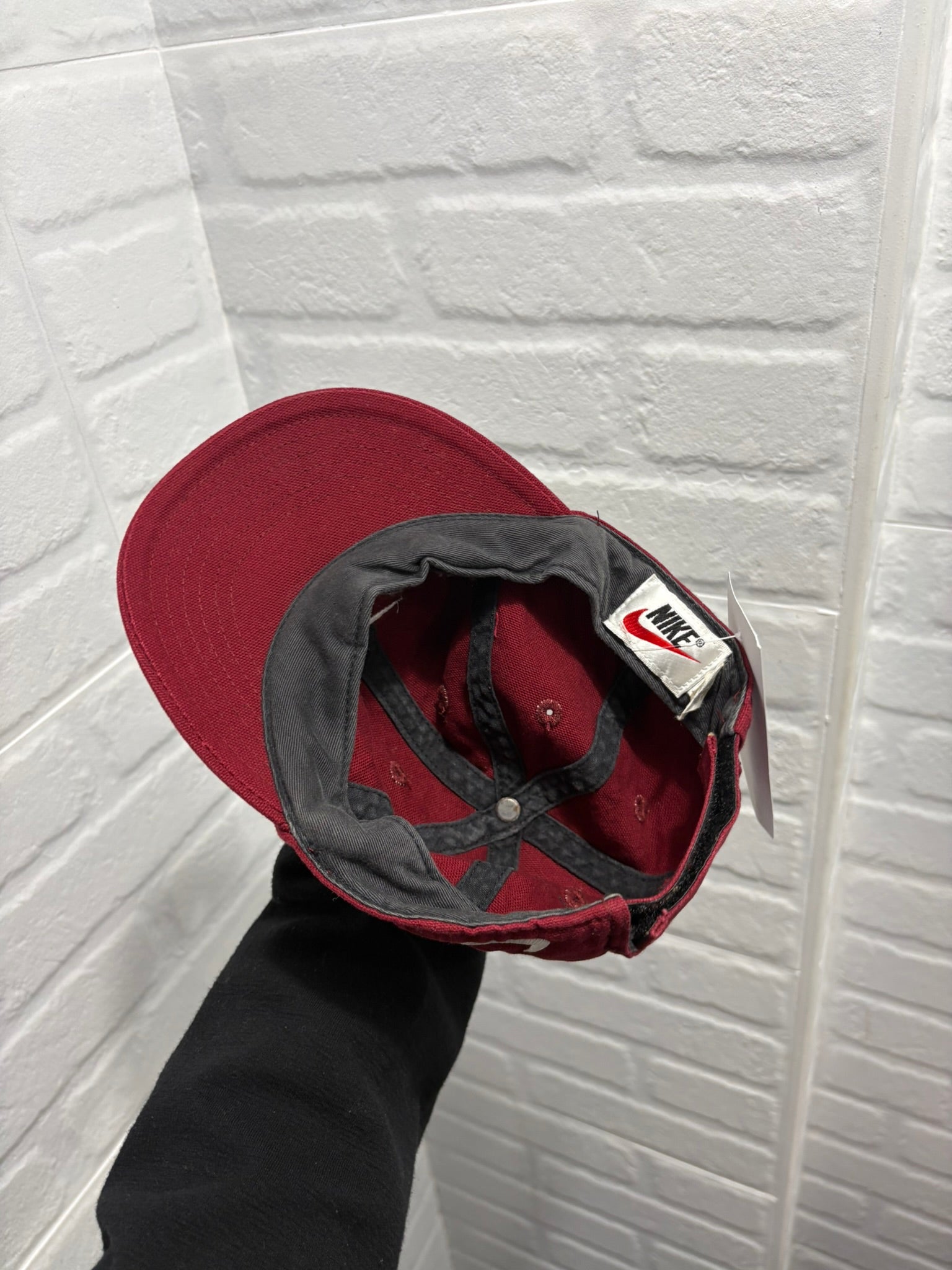 Cappello Nike Heritage bordeaux logo ricamato