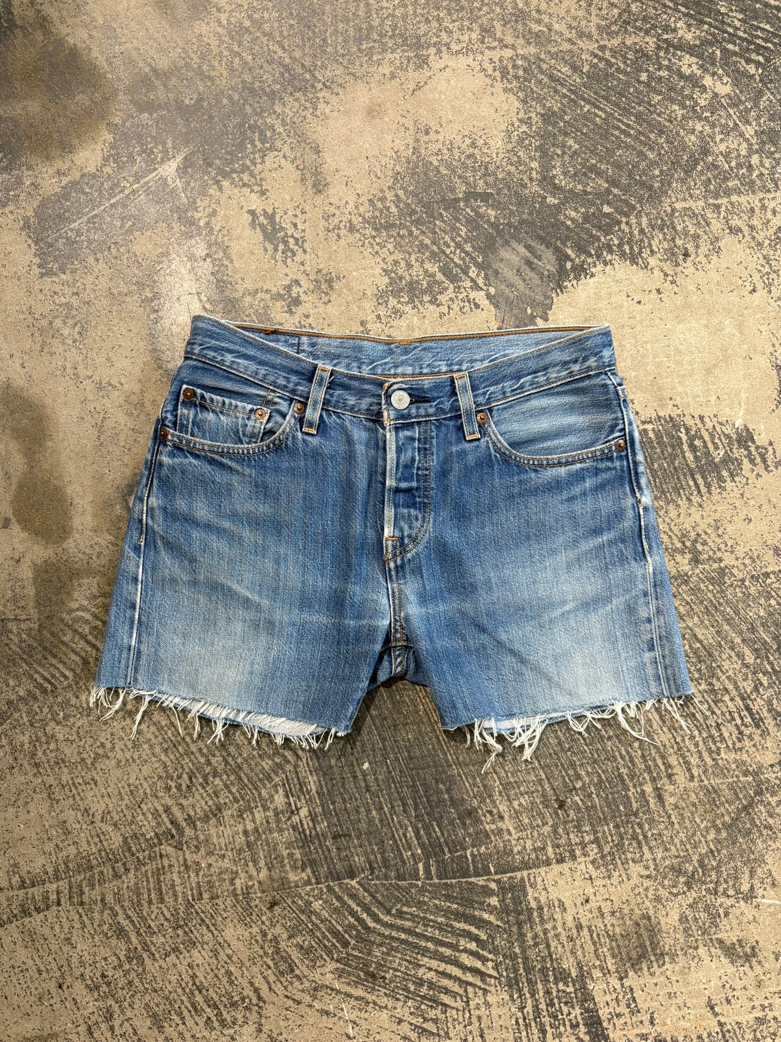 Shorts Levi's 501 CT denim medio orlo taglio vivo
