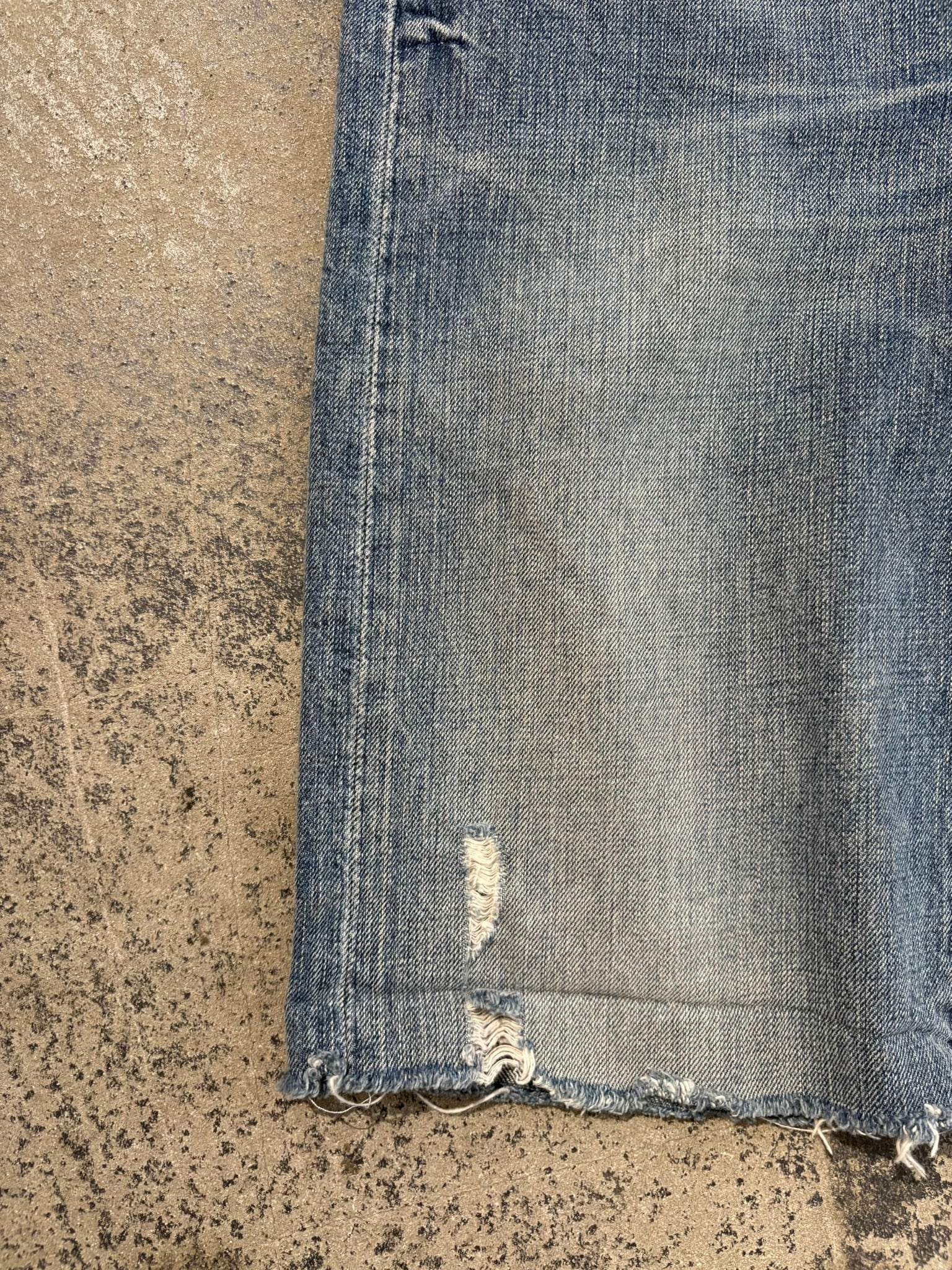 Shorts Levi's 501 Original lavaggio medio dettagli distressed W32