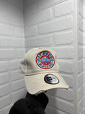 Cappello New Era Trucker "Hot Hoods Racing" beige/bianco visiera distressed