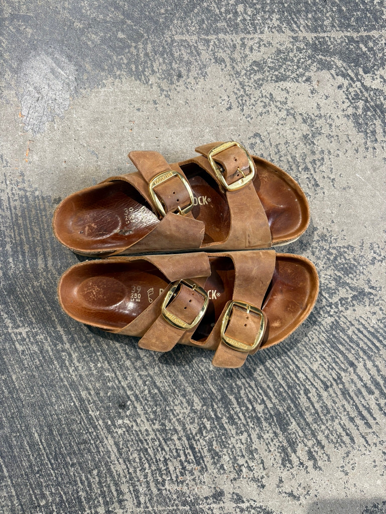 Sandali Birkenstock Arizona Big Buckle in pelle Nubuck marrone N. 39