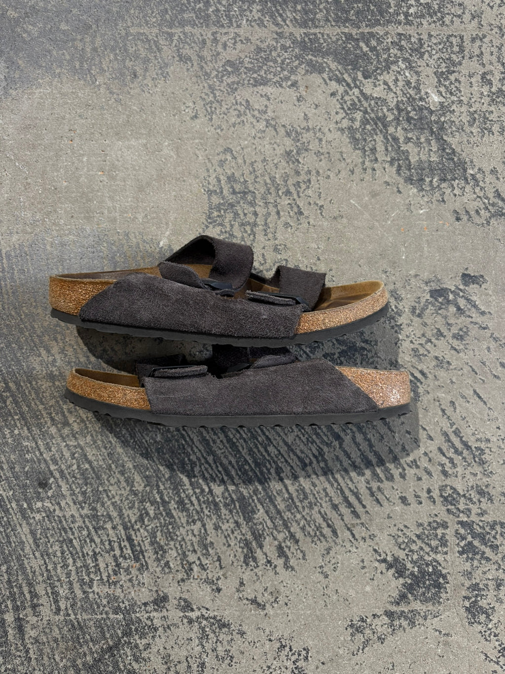 Sandali Birkenstock Arizona pelle scamosciata grigio antracite N.40