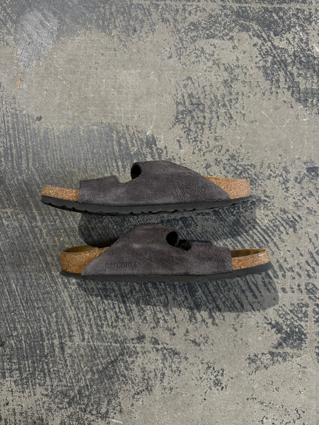 Sandali Birkenstock Arizona pelle scamosciata grigio antracite N.40