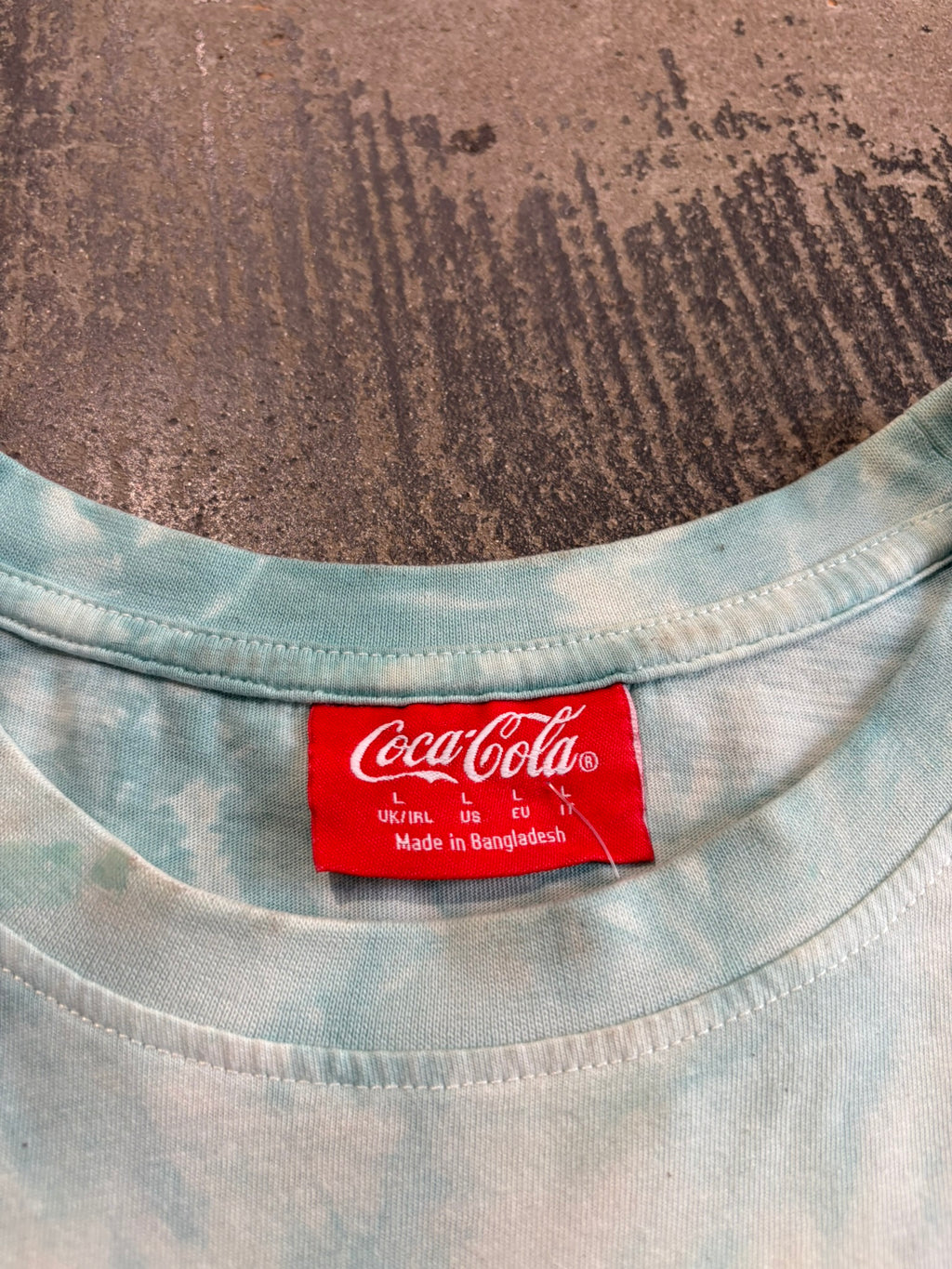 T-Shirt ufficiale Coca-Cola Tie-Dye "Have a Coke and a Smile" azzurro/bianco L