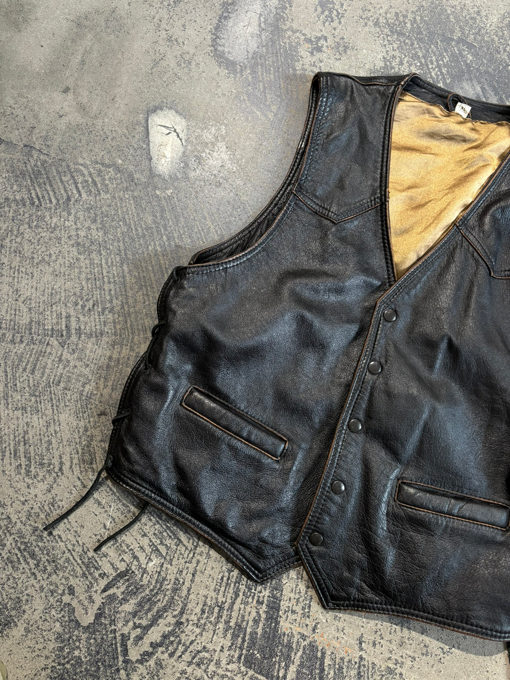 Gilet moto biker pelle nero effetto invecchiato stringhe laterali XL
