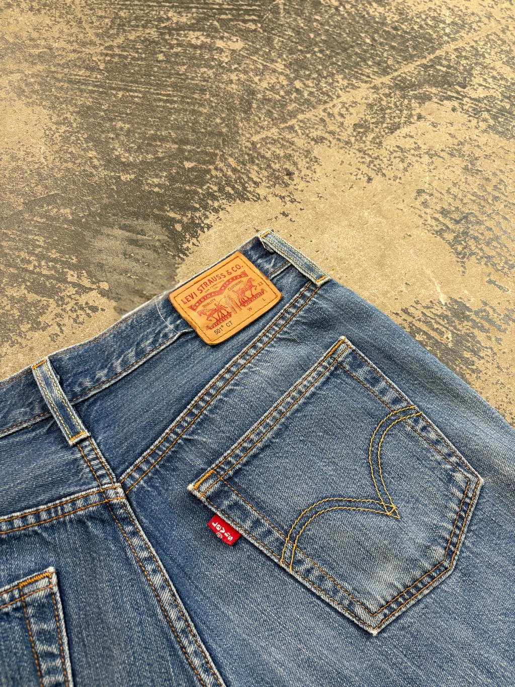 Shorts Levi's 501 CT denim medio orlo taglio vivo
